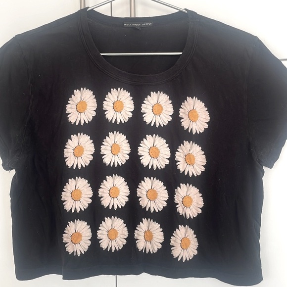 Truly Madly Deeply Daisy Crop Short Sleeve T-Shirt - Picture 4 of 8